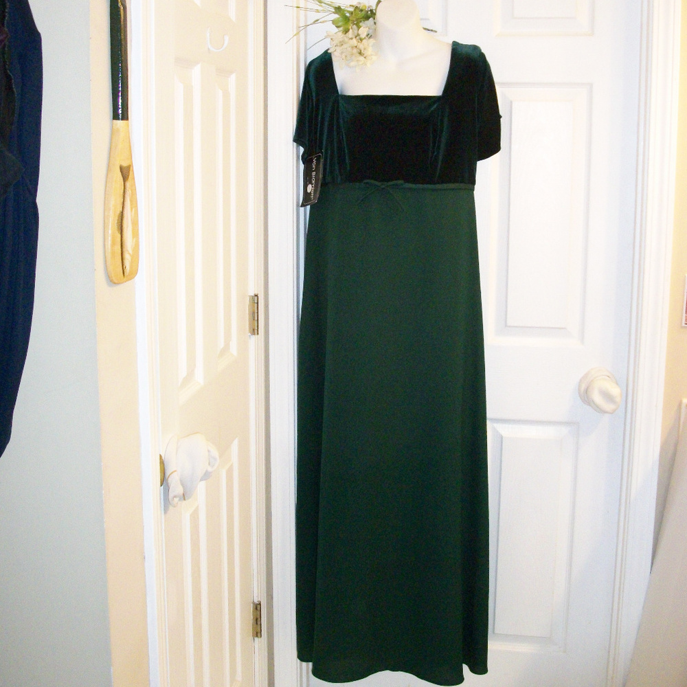 Von Bramlett Green Ball Gown Velour Top NWT